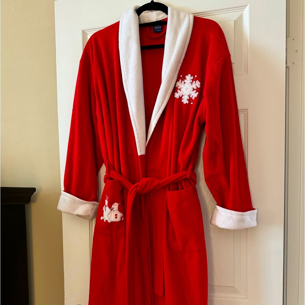 Red fleece Robe with White Collar & Snowflake/Snowman Design - Lrg